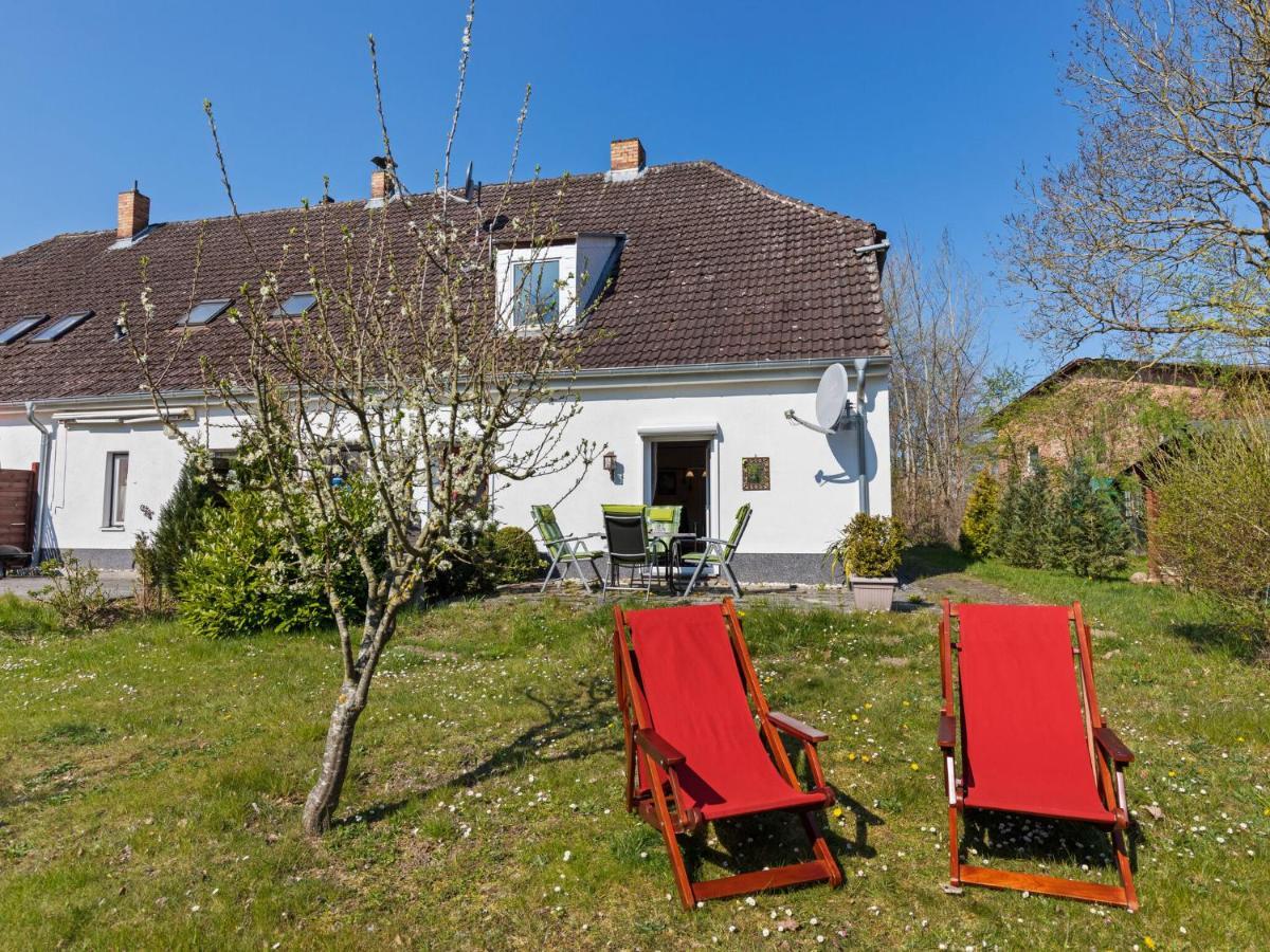 Elegant Apartment With Garden In Gingst エクステリア 写真