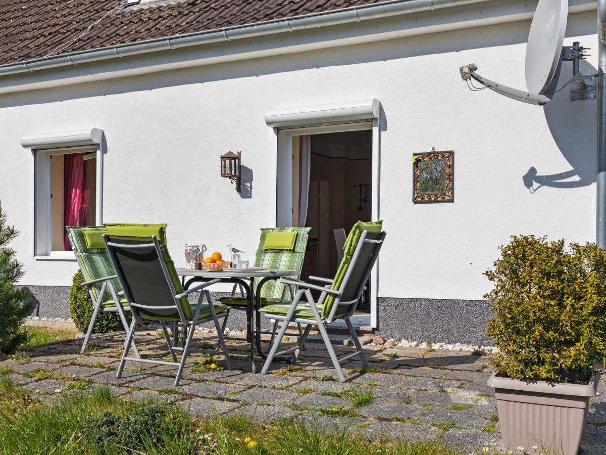 Elegant Apartment With Garden In Gingst エクステリア 写真